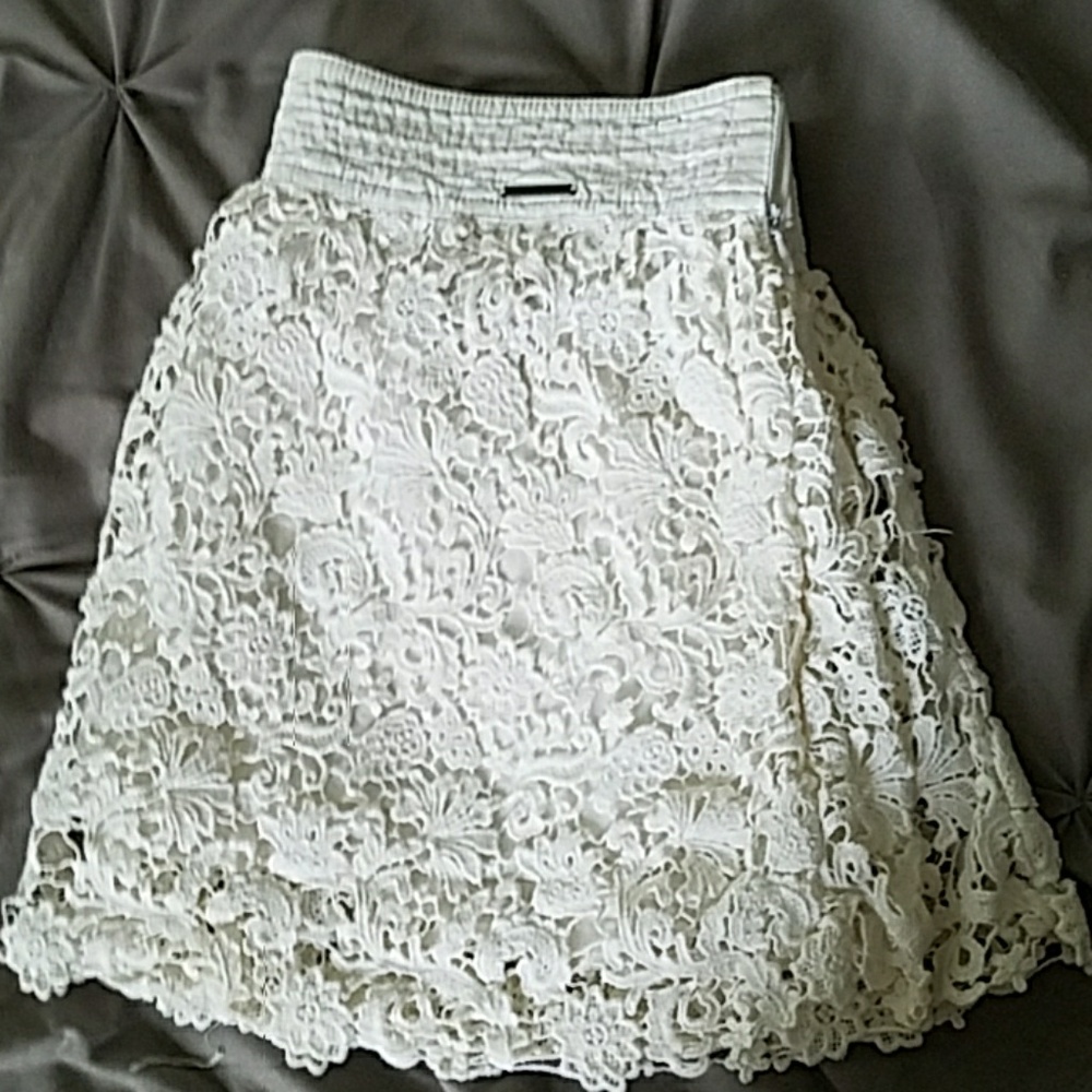 Abercrombie and Fitch Women's lace skirt